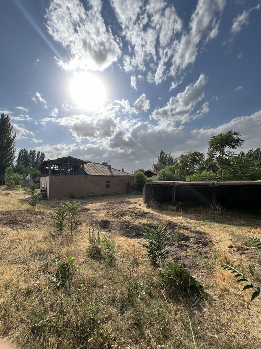 Uy sotiladi 16 sotiq