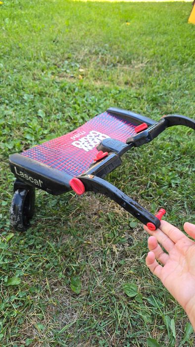 Универсална степенка за второ дете Lascal - Maxi, червена