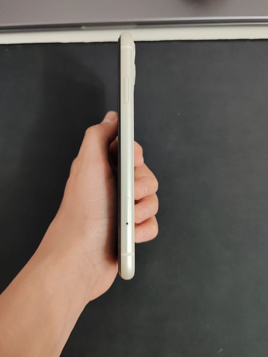 Продам айфон 11 128 гб