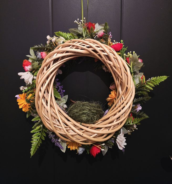 Coroniță decorativă cu flori