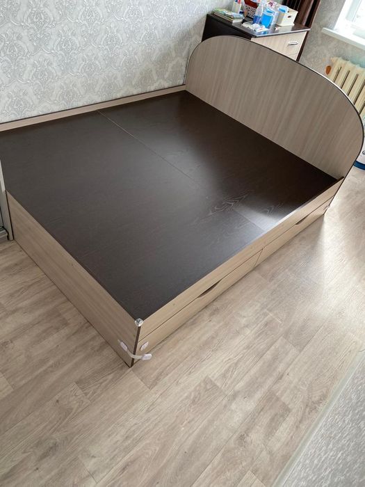 Продам кровать 160/205