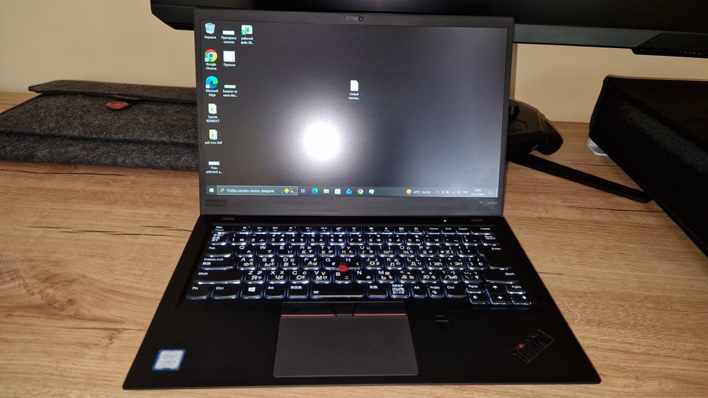 Lenovo Thinkpad X1 carbon 6th gen i5 8250u
