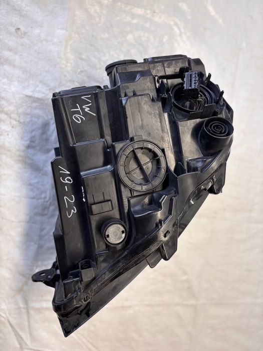 Volkswagen T6 десен фар LED