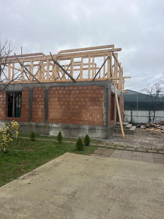 Meseriașii constructori