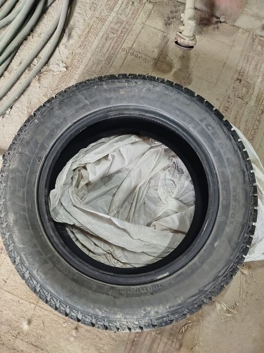Зимние шины 215/60 R17