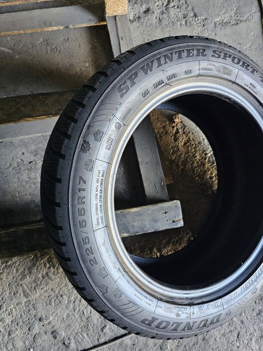 2 anvelope iarna 225 55 17 Dunlop Runflat