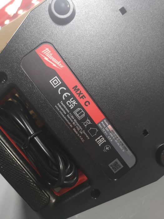 Incarcator MILWAUKEE MXF C nou
