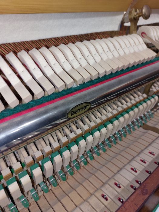 Pianina Nordiska ( Suedia- mecanică Renner nemțească, trans gratuit)