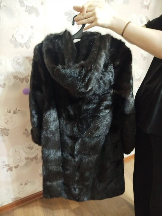 Продаётся норковая шуба