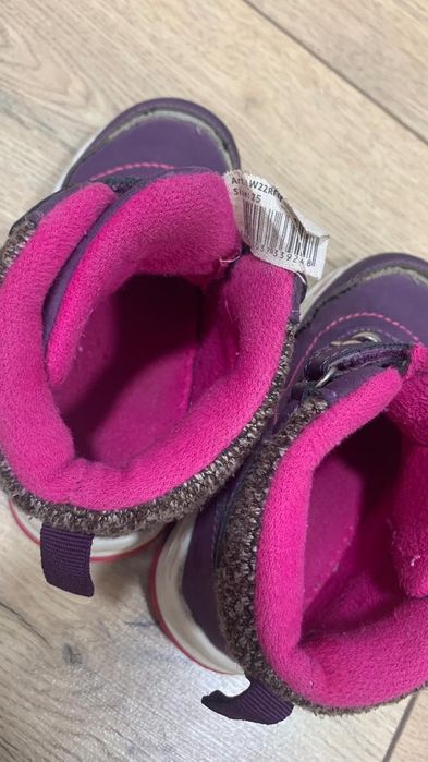 Продам детские ботинки