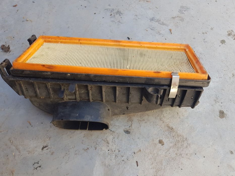 Филтърна кутия бмв ф10 ф11 520д