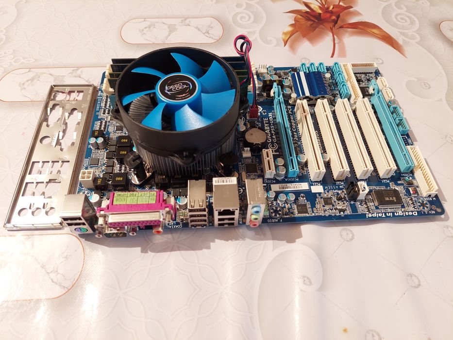 Продам комплект Gigabyte P55 DDR3