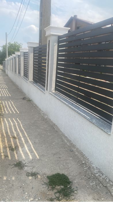 Execut garduri din beton plasa sau tabla