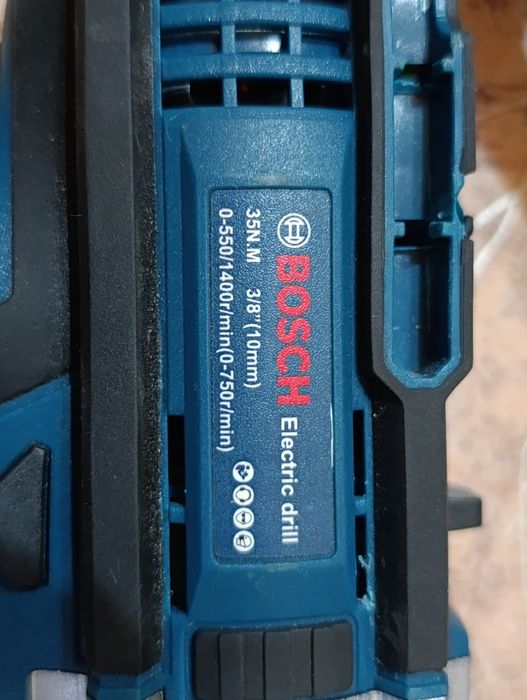 Дрель шуруповёрт Bosch.