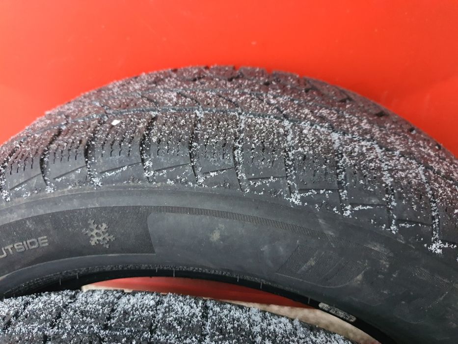 Vând anvelope iarna 205/60/R16