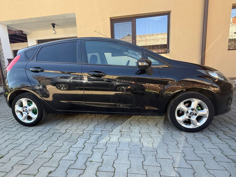~ Ford Fiesta 2010 ~ benzina ~ prim proprietar