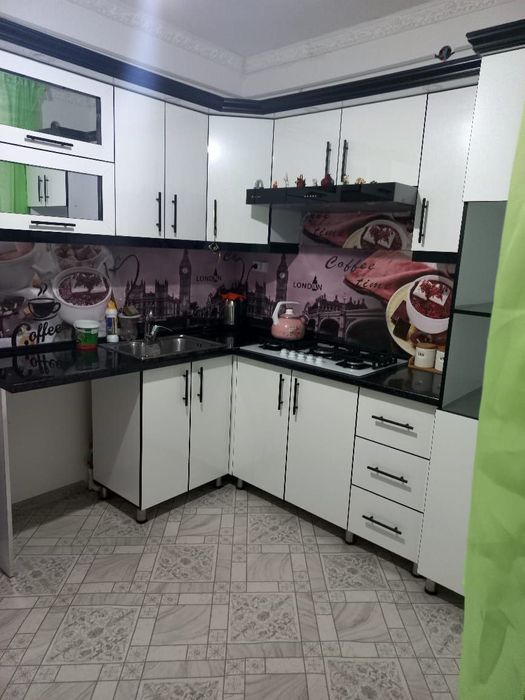 Uy srochna arzonga sotiladi