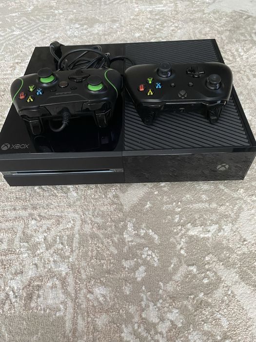 Продам Xbox One 500g