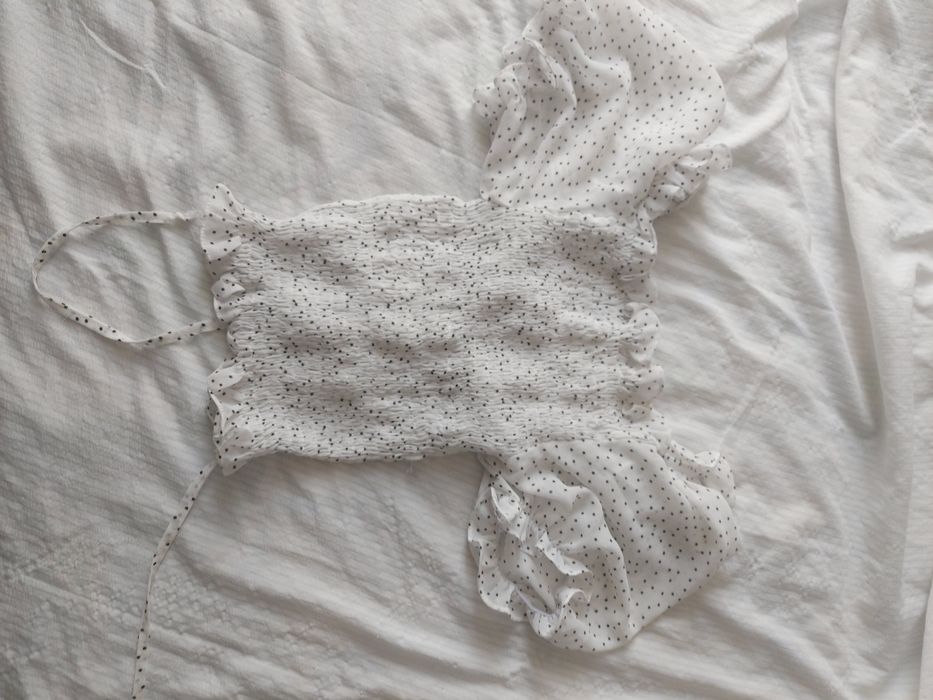Нежный топ в горошек