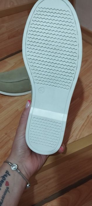 Чисто нови обувки естествена кожа