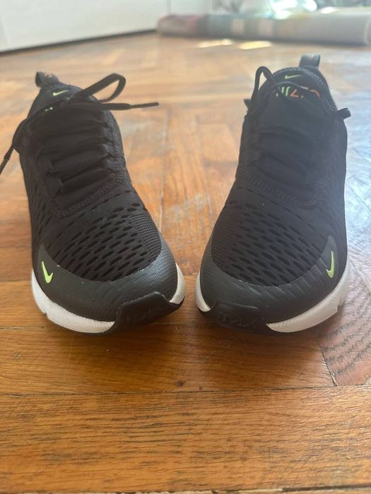 Adidași Nike Air Max 270 în stare foarte bună