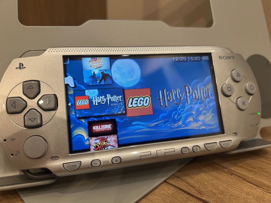 Sony PlayStation PSP-1000 + card 64GB