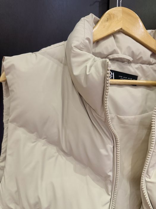 Светъл бежов елек Zara