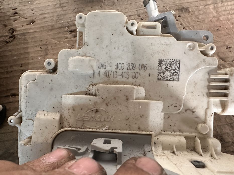 Брава моторче ауди а6 а7 / audi a6 a7