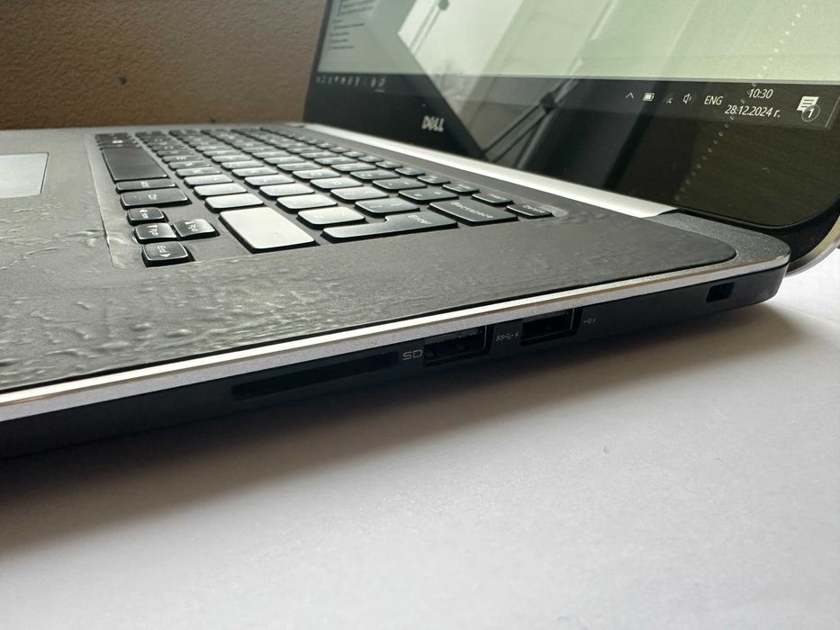 Лаптоп Dell XPS 9530 4K Touchscreen!