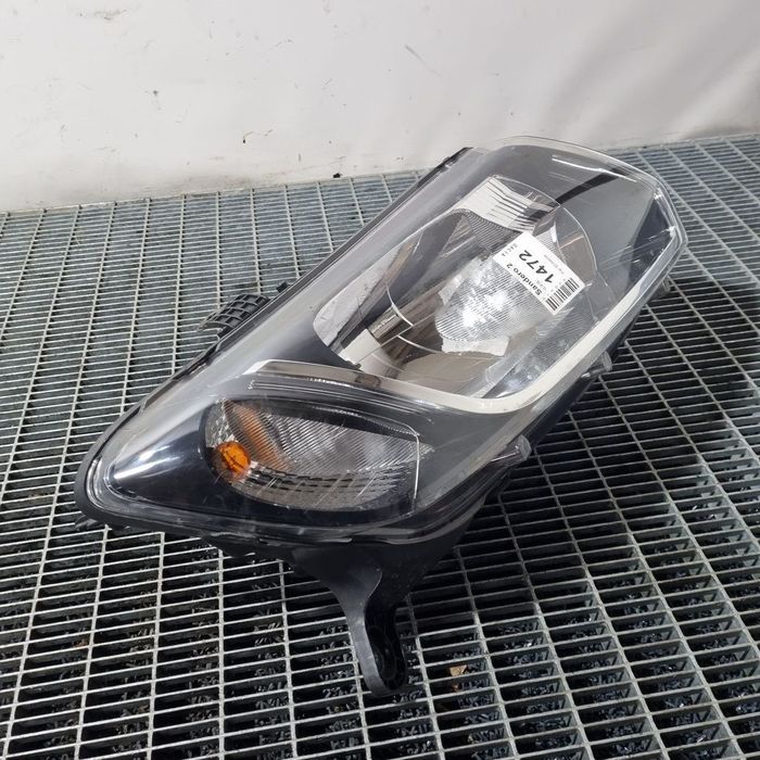 Far Dreapta Dacia Sandero 2 2012 - 2016 Hatchback 4 Usi (1472) Fara xenon