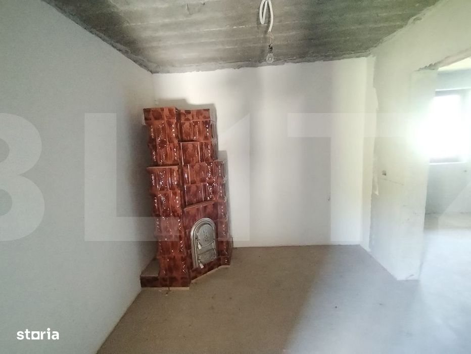 Casa individuala la gri, 160mp+garaj+magazie+ 3500mp teren intravilan,
