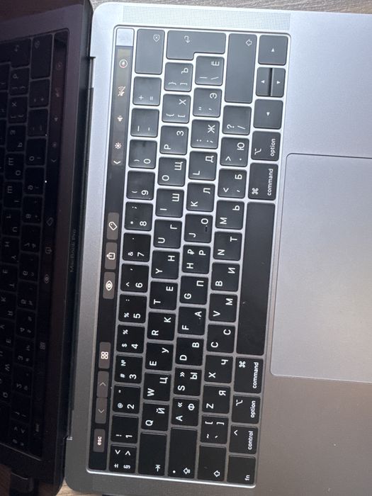 MacBook Pro 13-inch, 2019, Two Thunderbolt 3 ports