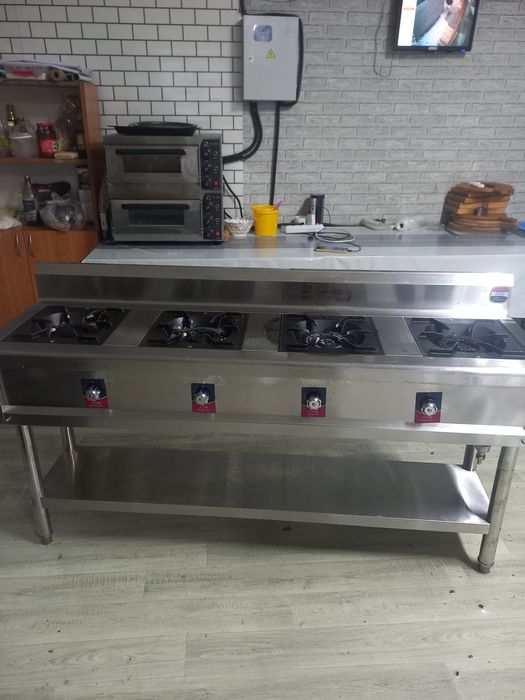 Продам газовую плиту