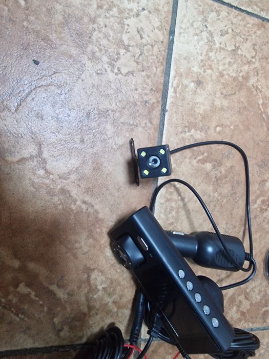 Camera auto cu 2 camere si 1 marsalier