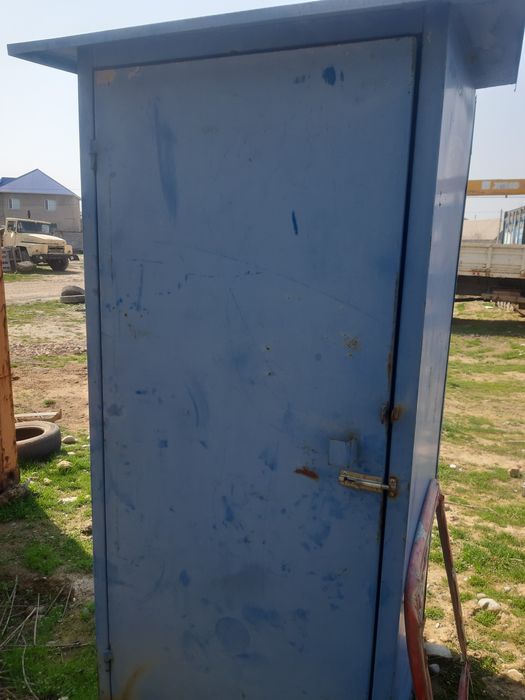 Уличный туалет металлический