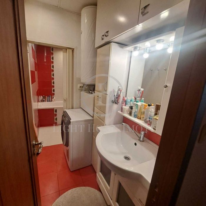 Продава се Тристаен апартамент в Пловдив, Кючук Париж - 87 кв.м за 1943 €/кв.м - Снимка #8