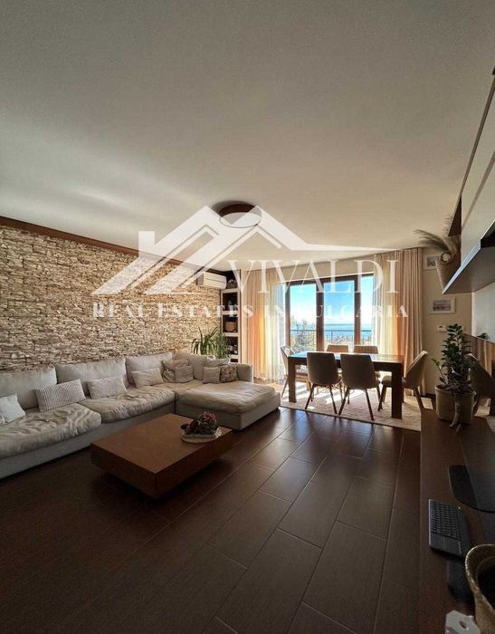 Продава се Тристаен апартамент в Варна, Център - 95 кв.м за 1557 €/кв.м - Снимка #4