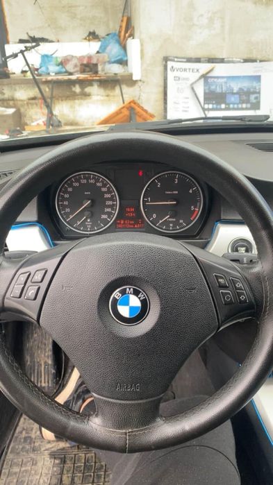 BMW 320d e91  2010  184cp