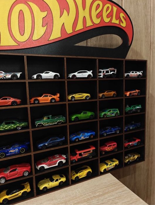 Поставка за модели автомобили Hot Wheels в мащаб 1:64, по поръчка