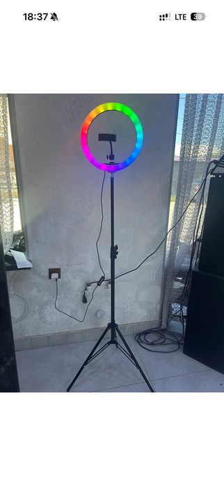 LED lampa blogerlik uchun