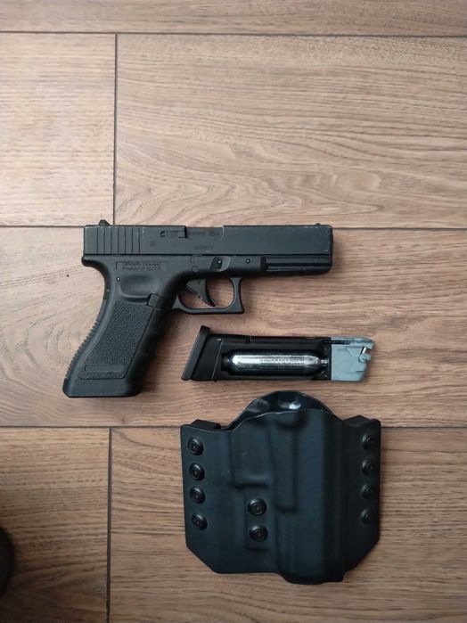 Airsoft GLOCK 17 BB UMAREX с кобур