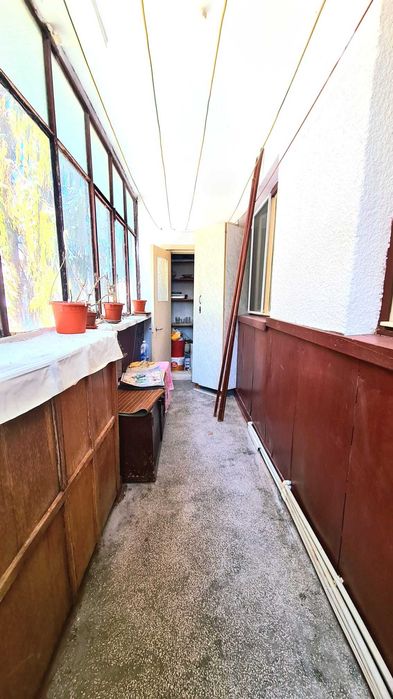 Vand apartament cu 2 cam, decomandat, ultracentral in Curtea de Arges