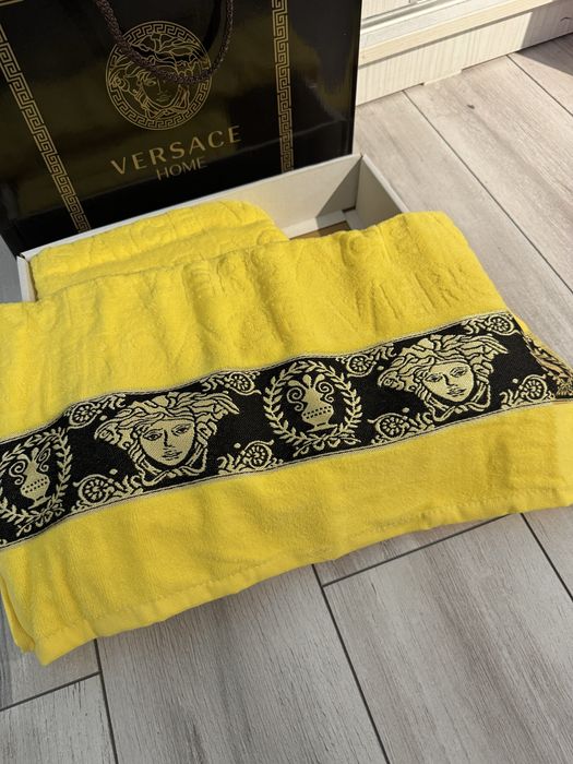 Set 2 prosoape  galbene Versace Home noi la cutie
