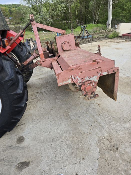 Vând Freza Tractor