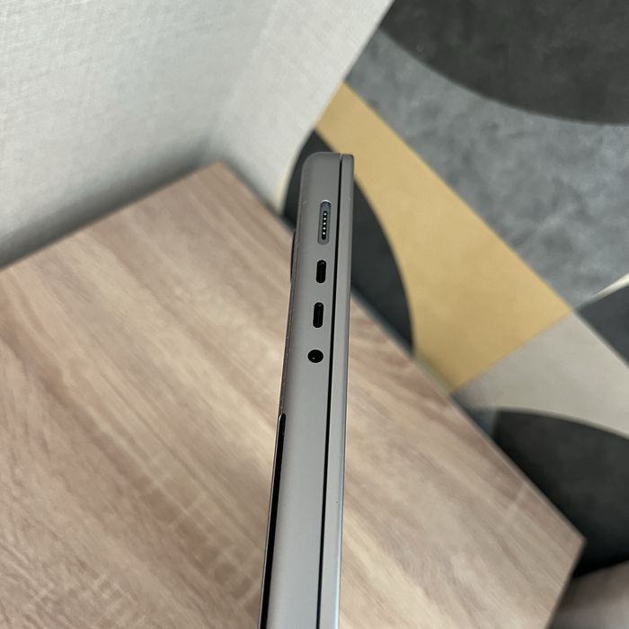 MacBook Pro 16 Apple