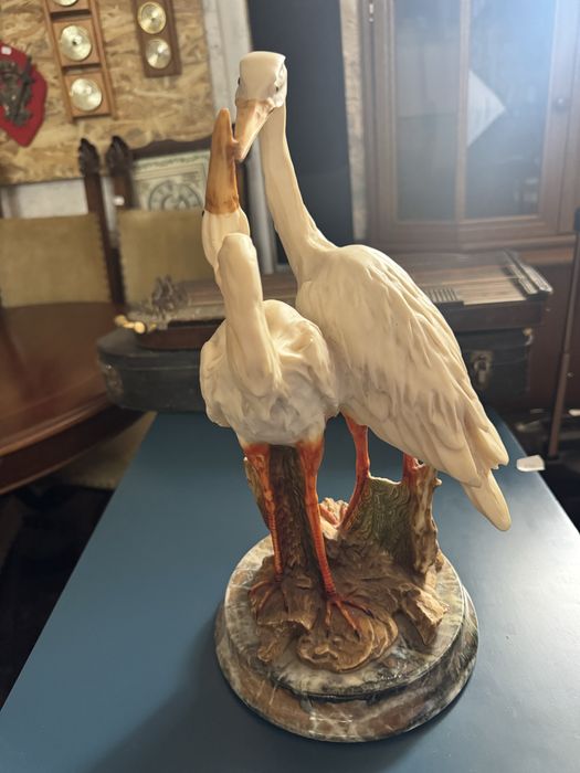 Statuetă decorativă cu două egrete/cocori, 42 cm, bază din onix, 3 kg