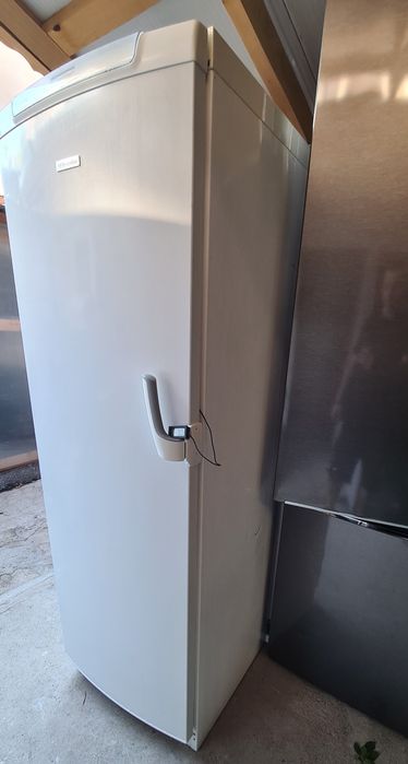 Хладилник с вентилатор Electrolux ERE38400W  180см А+