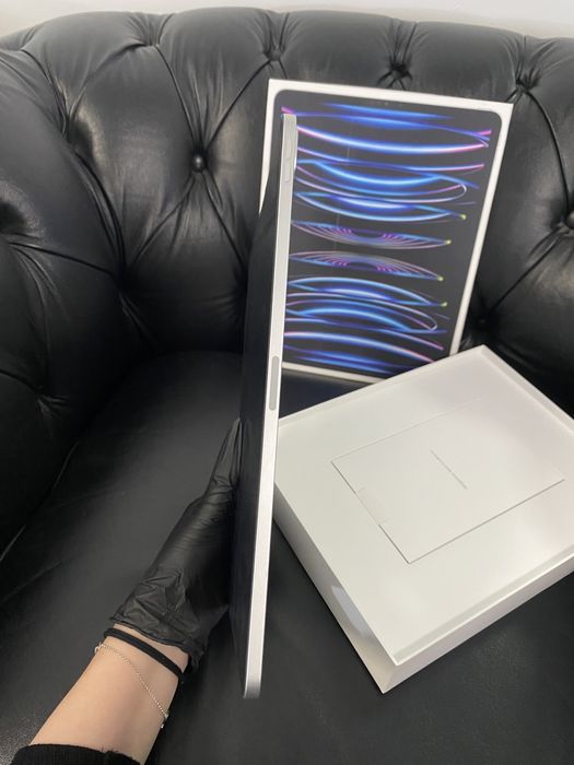 iPad Pro 12.9-Inch(6th Generation) Wi-Fi / 128 GB / Silver / Cod produs: W7X6