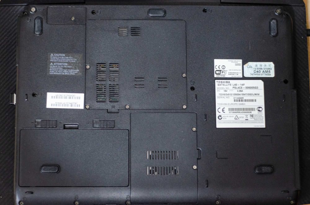 Laptop Toshiba mai vechi,  3 gb ram