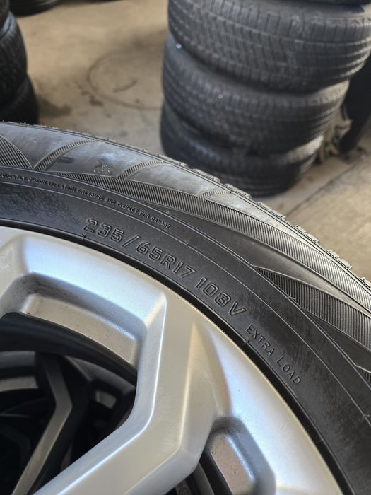 4 Броя 235/65/17 Falken 2x8,5mm 2x7,5mm